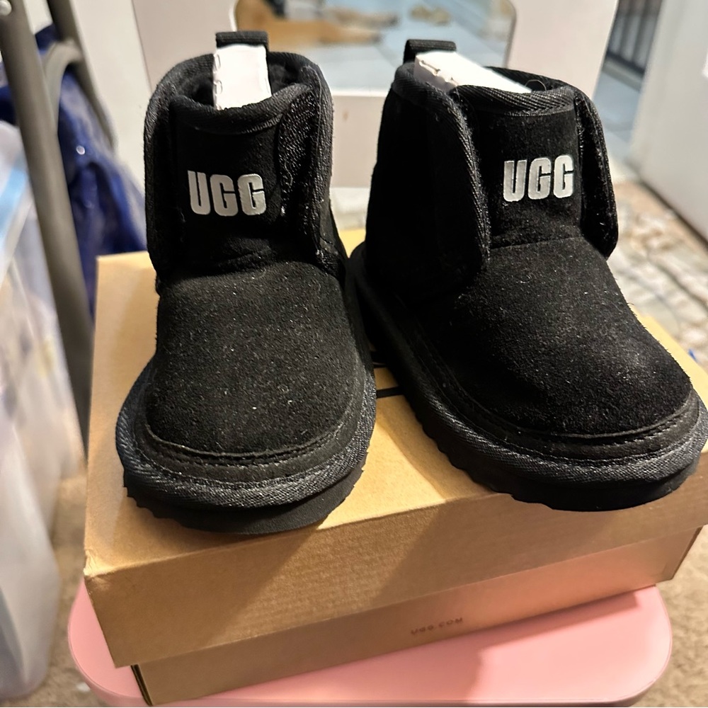 UGG 
Toddlers' Neumel EZ-Fit Chukka